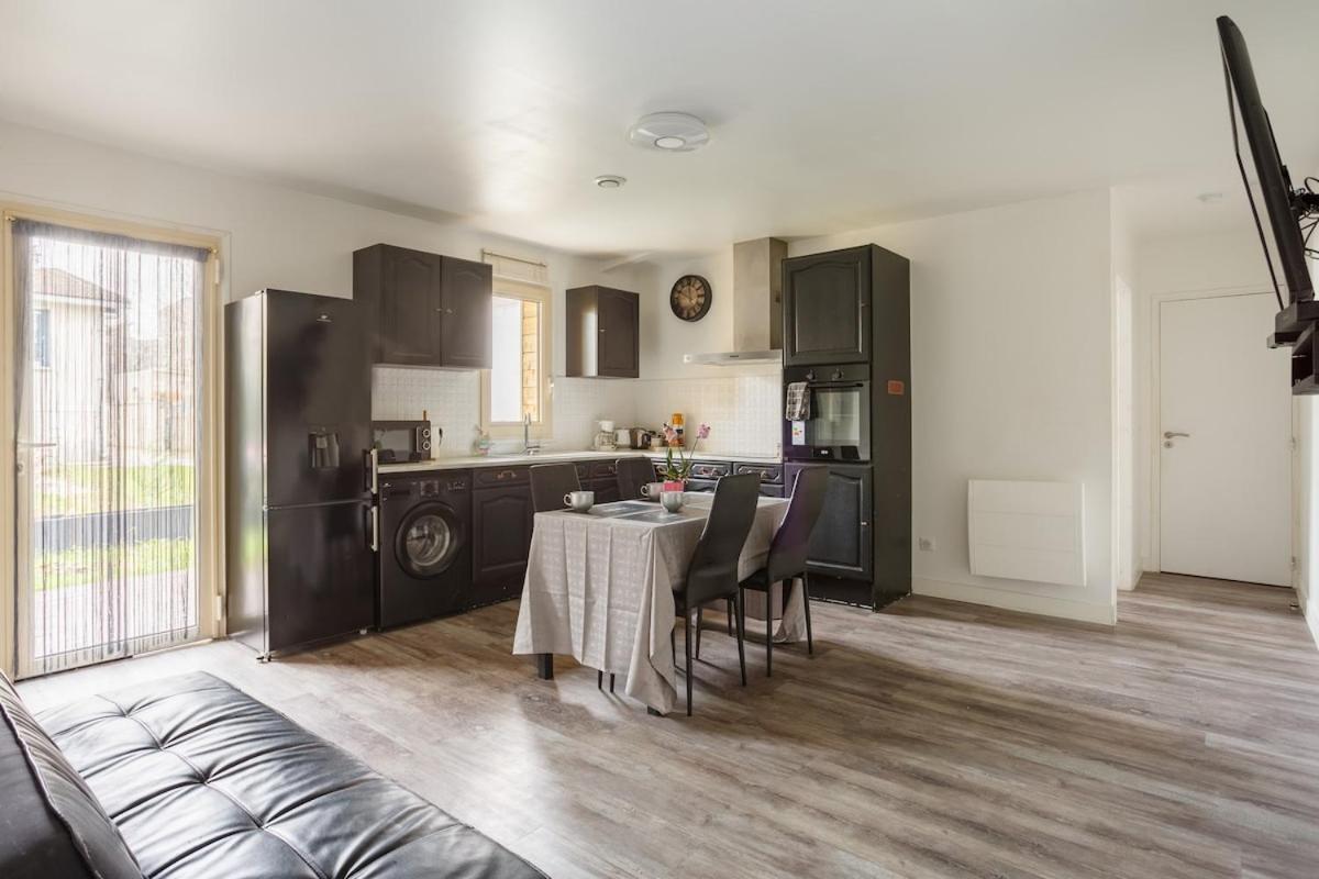 Appartamento L'Escapade Parisienne Aulnay-sous-Bois Esterno foto