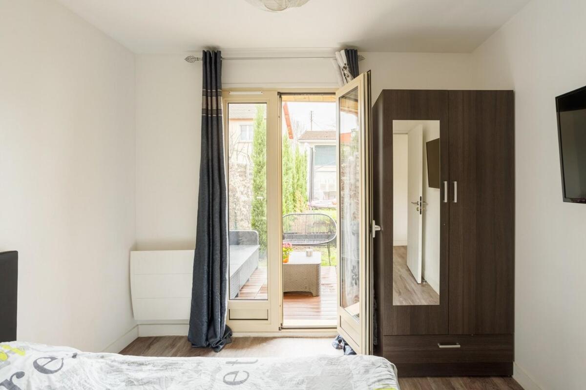 Appartamento L'Escapade Parisienne Aulnay-sous-Bois Esterno foto